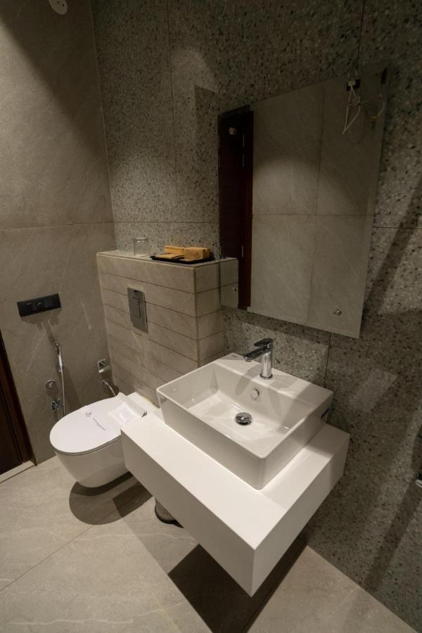 Hotel Smily Лудяна Екстериор снимка