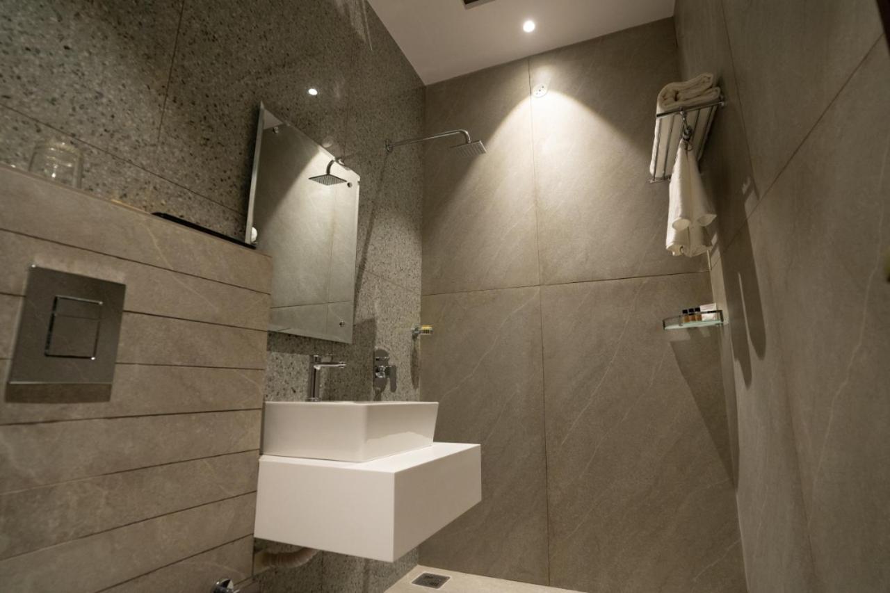 Hotel Smily Лудяна Екстериор снимка