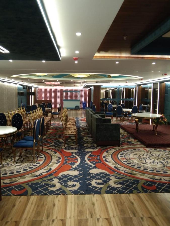 Hotel Smily Лудяна Екстериор снимка