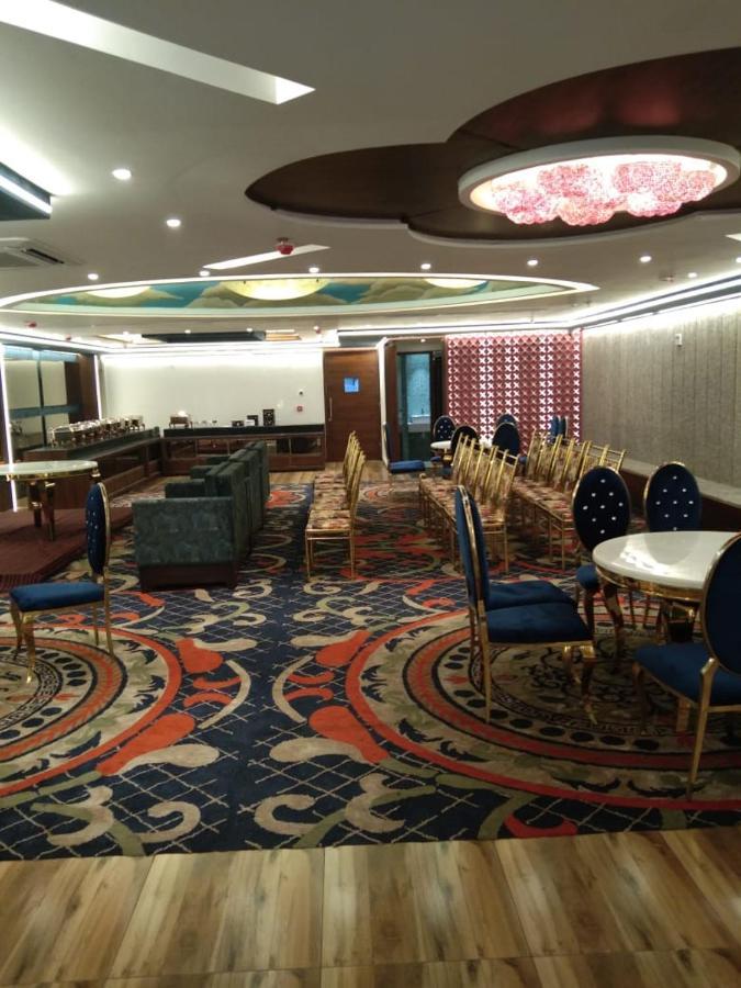 Hotel Smily Лудяна Екстериор снимка