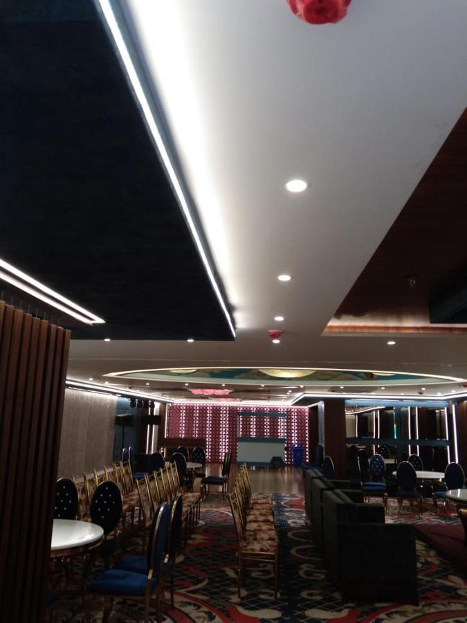 Hotel Smily Лудяна Екстериор снимка