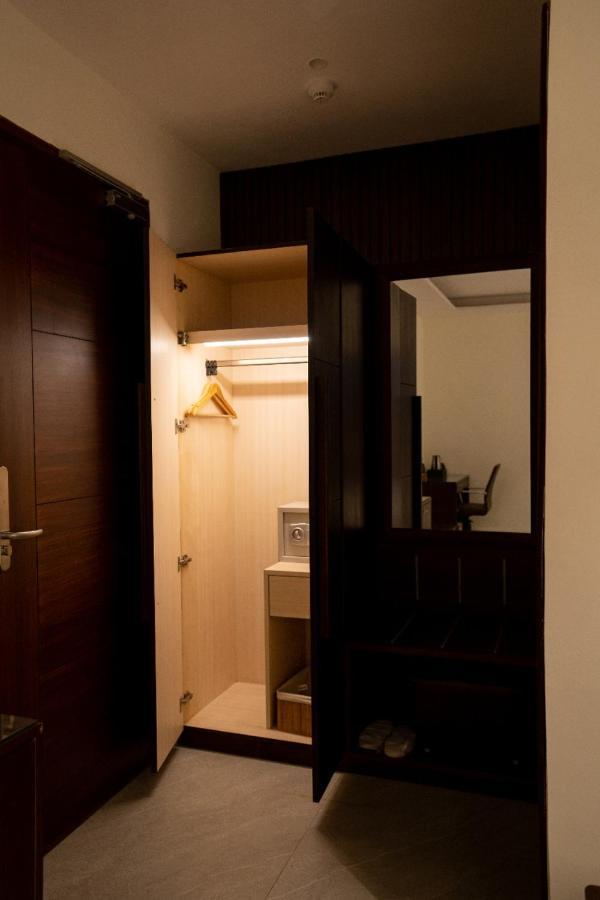 Hotel Smily Лудяна Екстериор снимка